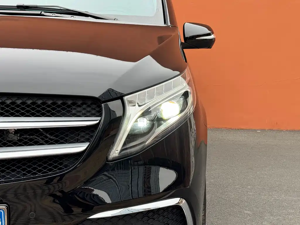 MERCEDES-BENZ V CLASS