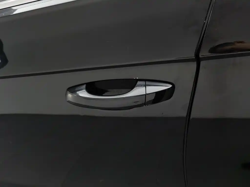 Volkswagen Touareg — миниатюра 18