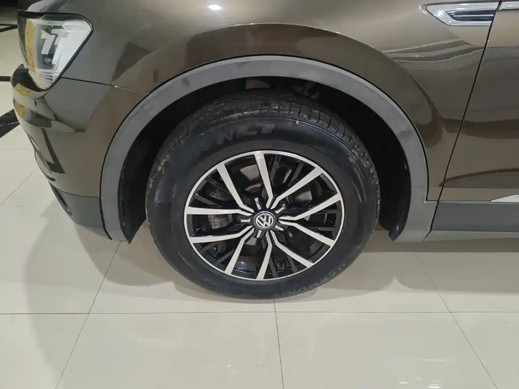 Volkswagen Tiguan L — миниатюра 23