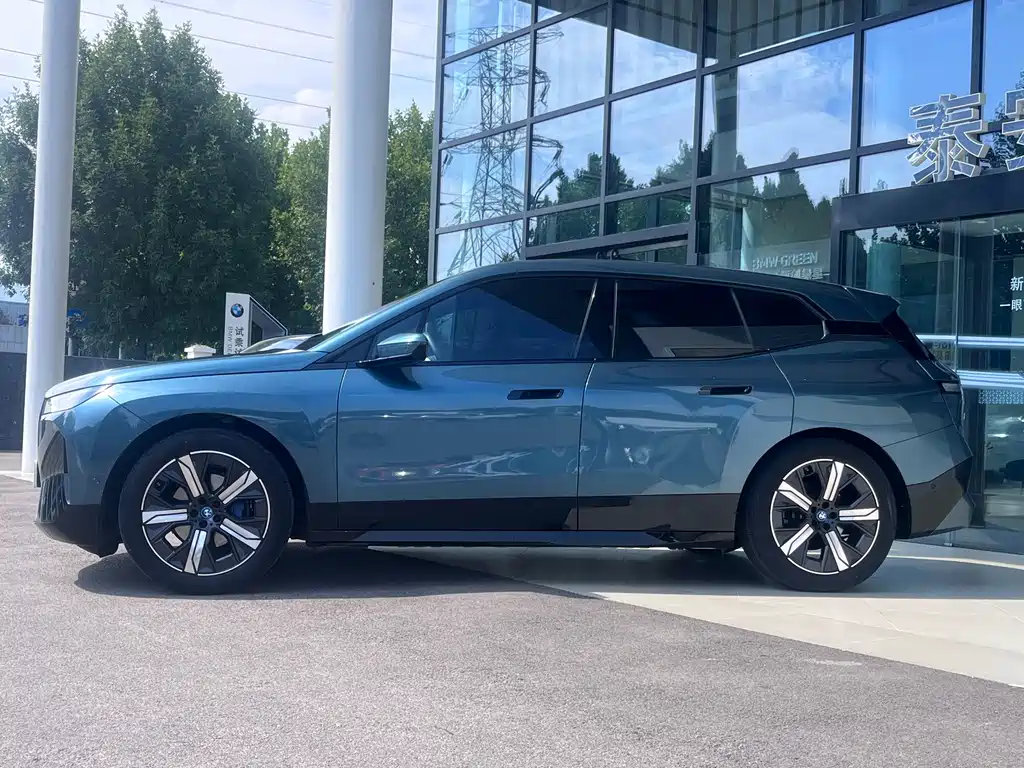 BMW iX — миниатюра 3