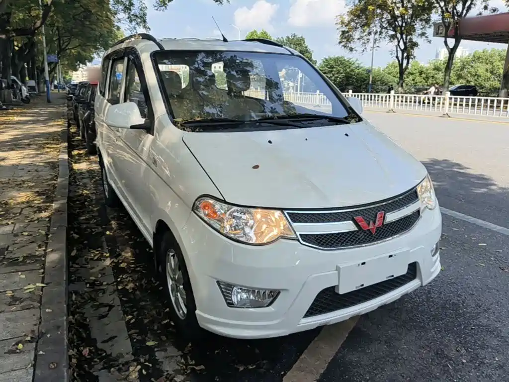Wuling Hongguang — миниатюра 4