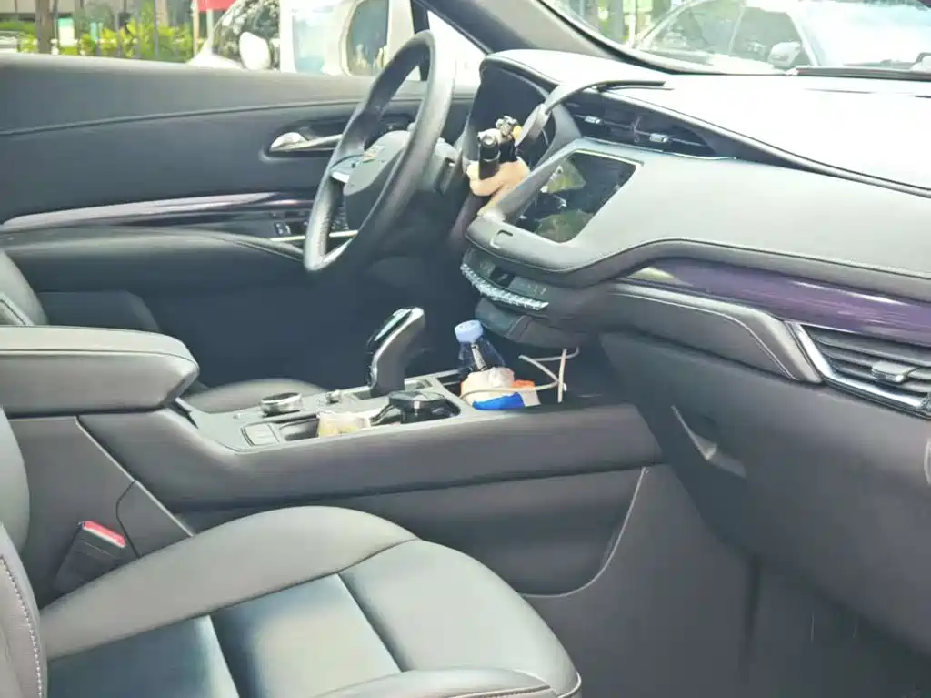 Cadillac XT4 2022 28T