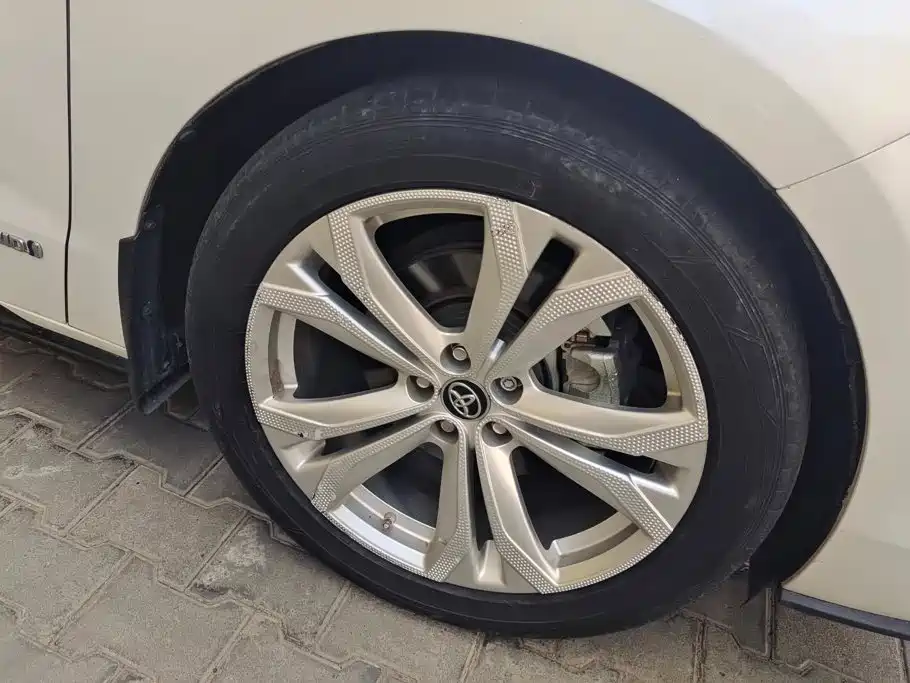 Toyota Sienna — миниатюра 6