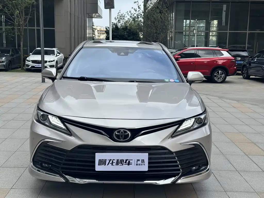 Toyota Camry 2023 2.0G Luxury