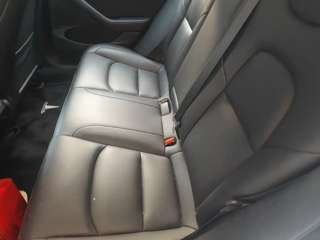 Tesla Model 3 — миниатюра 13