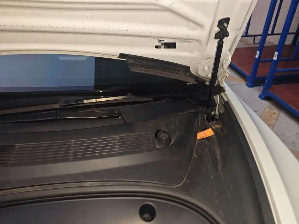 Tesla Model 3 — миниатюра 22