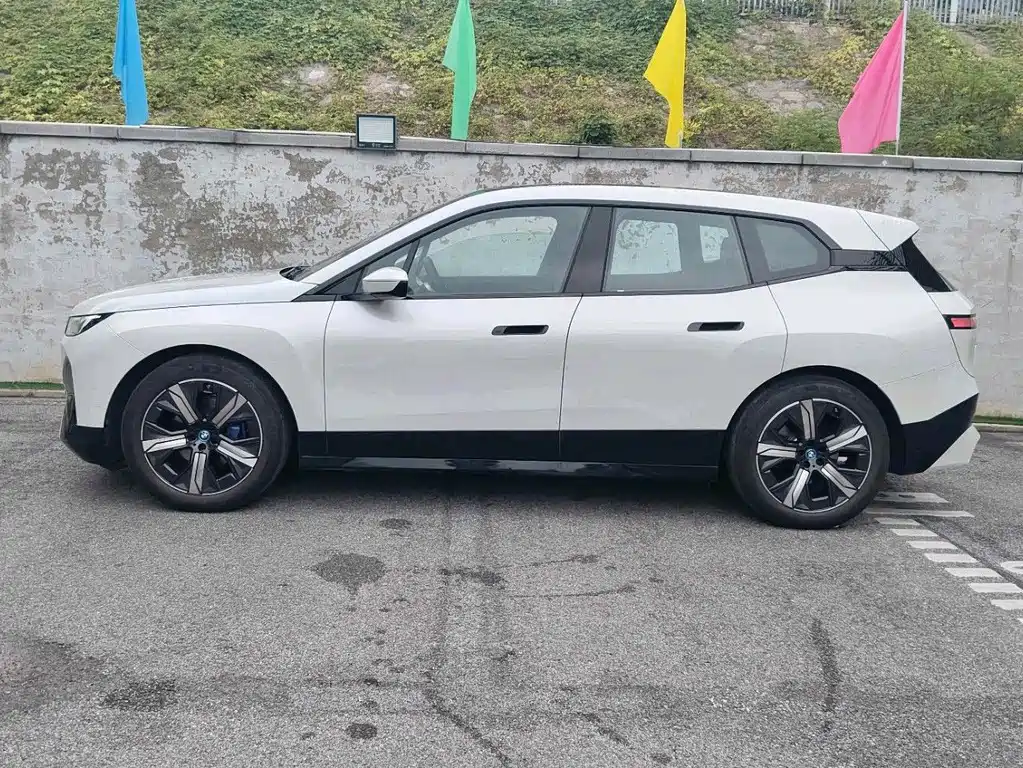 BMW iX — миниатюра 3