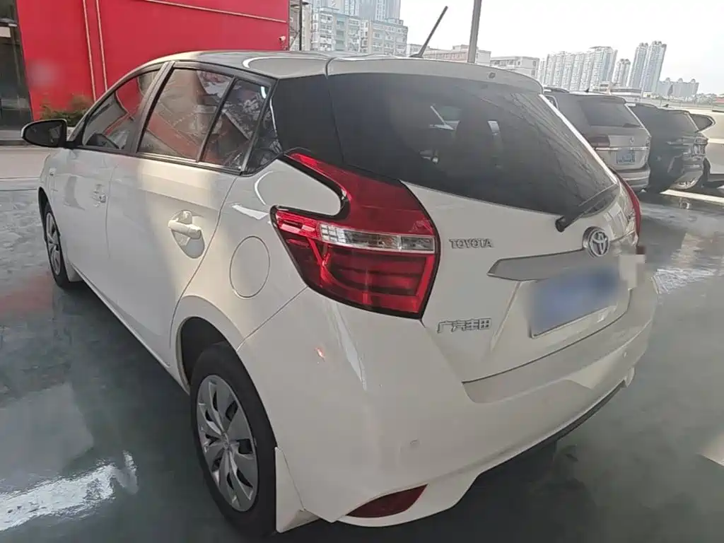 Toyota Yaris L — миниатюра 5