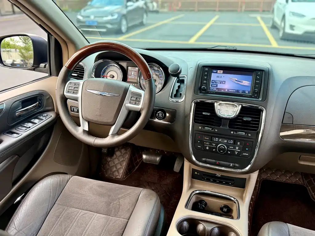 Chrysler Grand Voyager (Import) — миниатюра 22