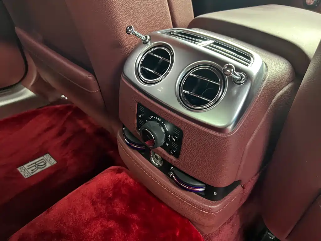 Rolls-Royce Ghost — миниатюра 13