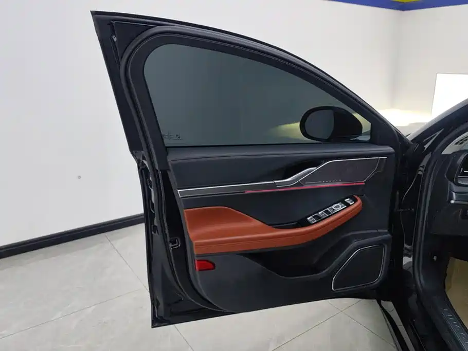 Lincoln Z — миниатюра 7