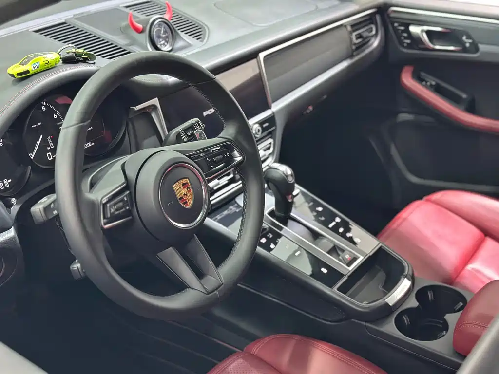 Porsche Macan — миниатюра 14