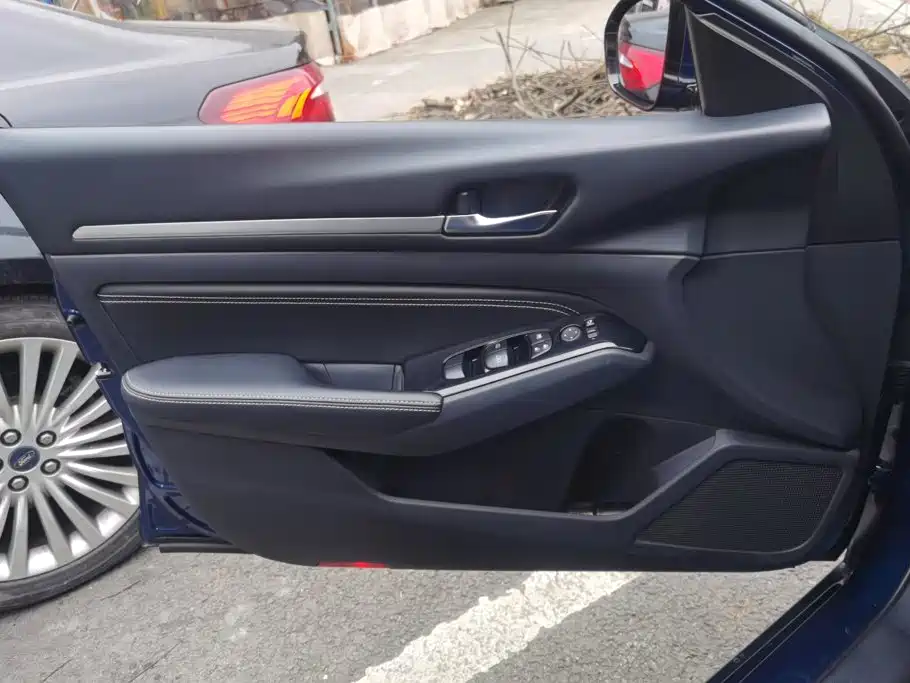 Nissan Teana — миниатюра 7