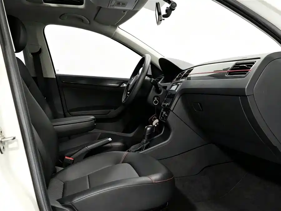 Volkswagen Santana — миниатюра 7