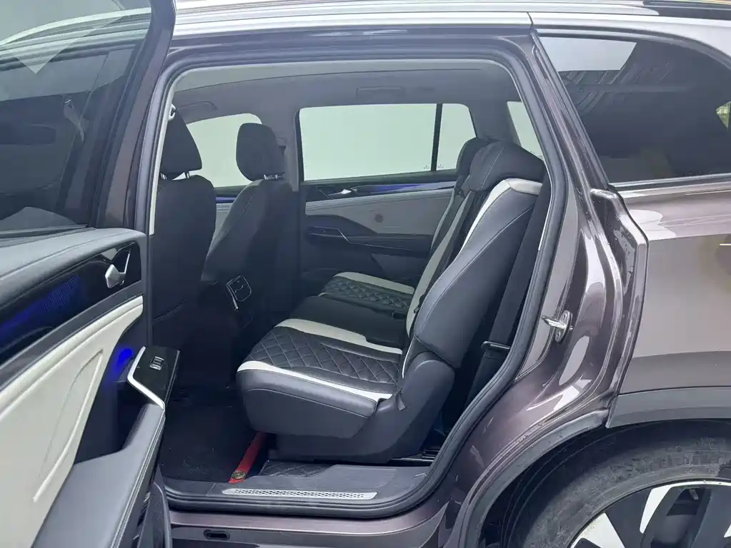 Volkswagen ID.6 Crozz — миниатюра 8
