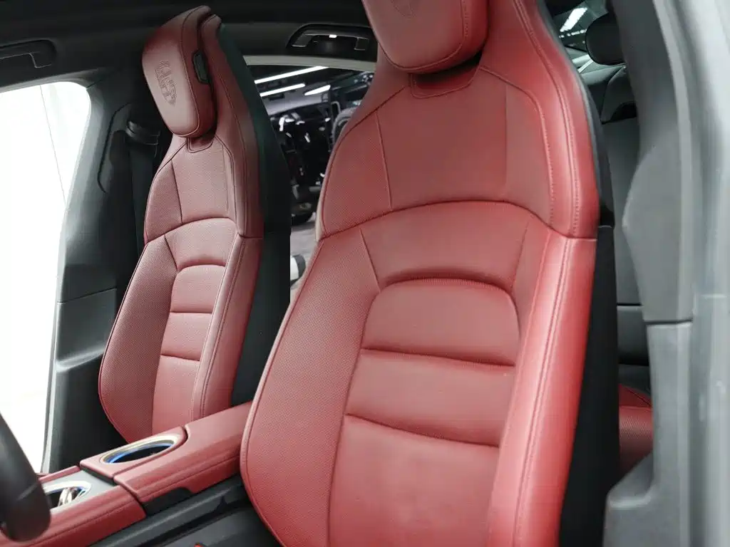 Porsche Taycan — миниатюра 4