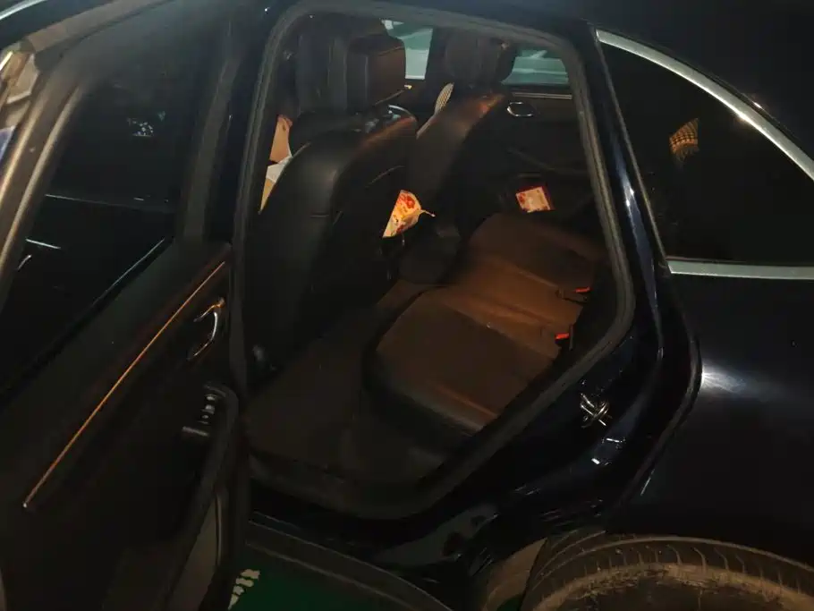 Porsche Macan — миниатюра 11