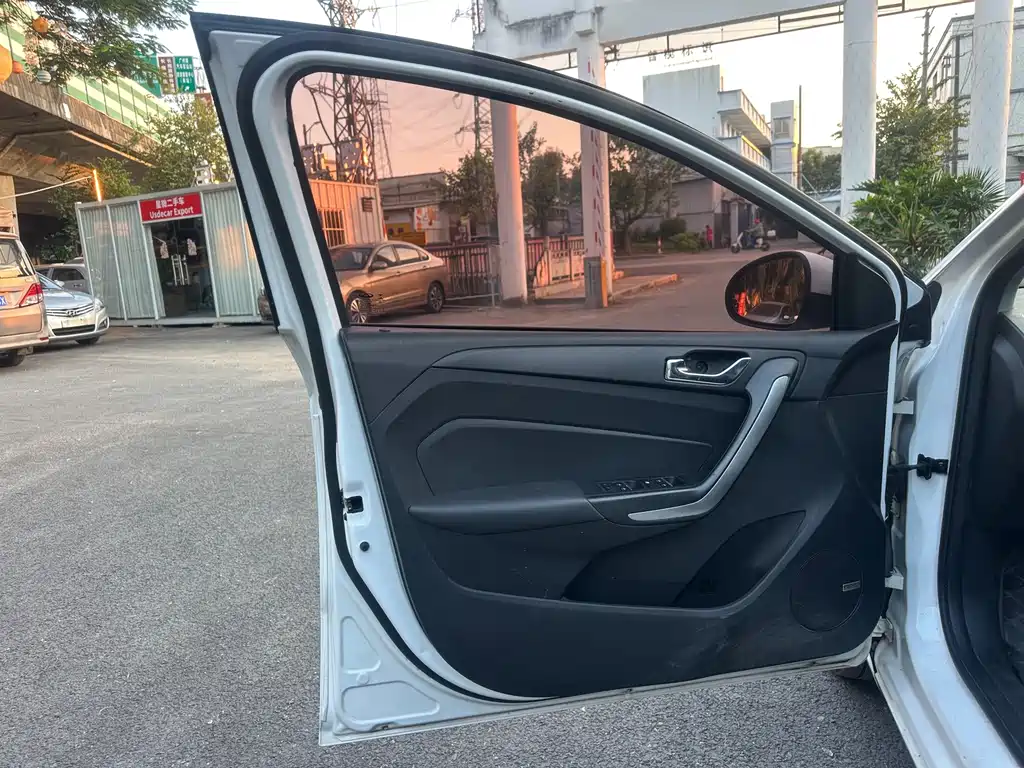 Chery Arrizo 5 — миниатюра 9