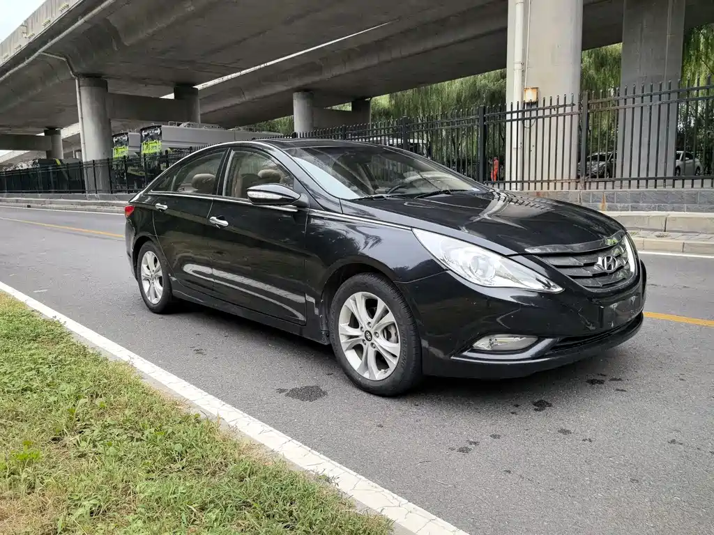 Hyundai Sonata — миниатюра 3