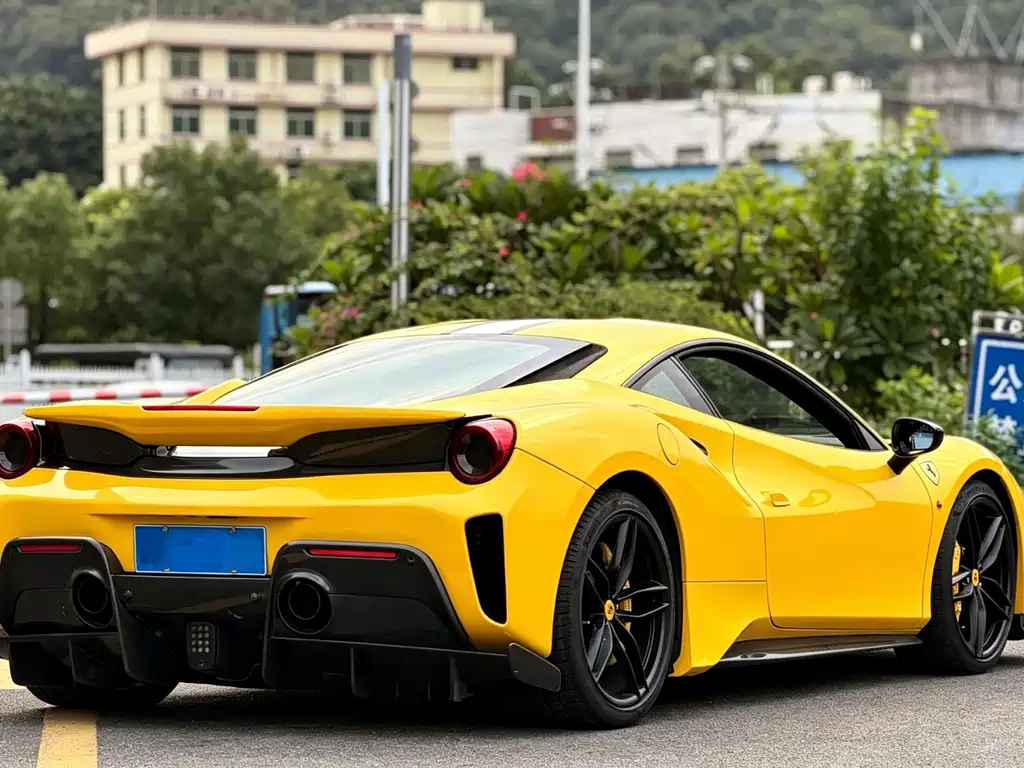 Ferrari 488 — миниатюра 5