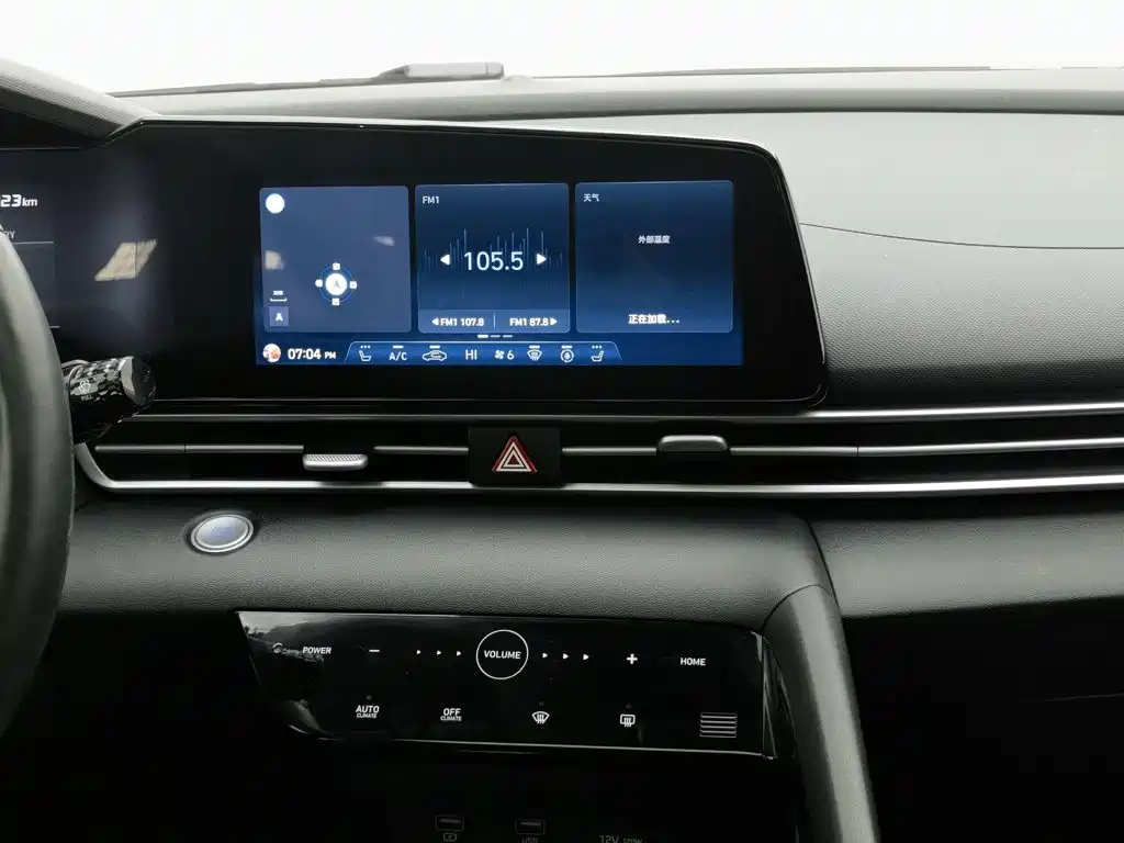 Hyundai Elantra — миниатюра 12