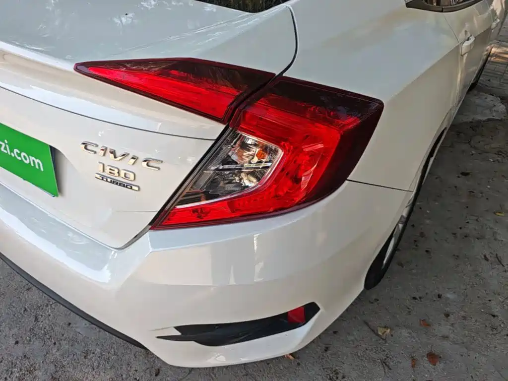 Honda Civic — миниатюра 8