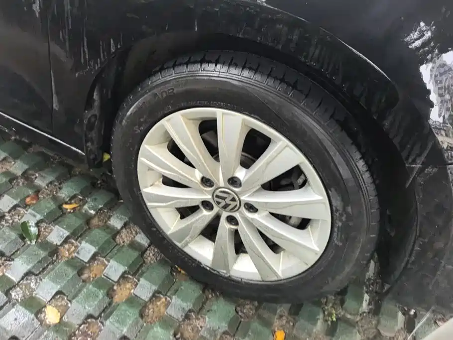 Volkswagen Sagitar — миниатюра 6