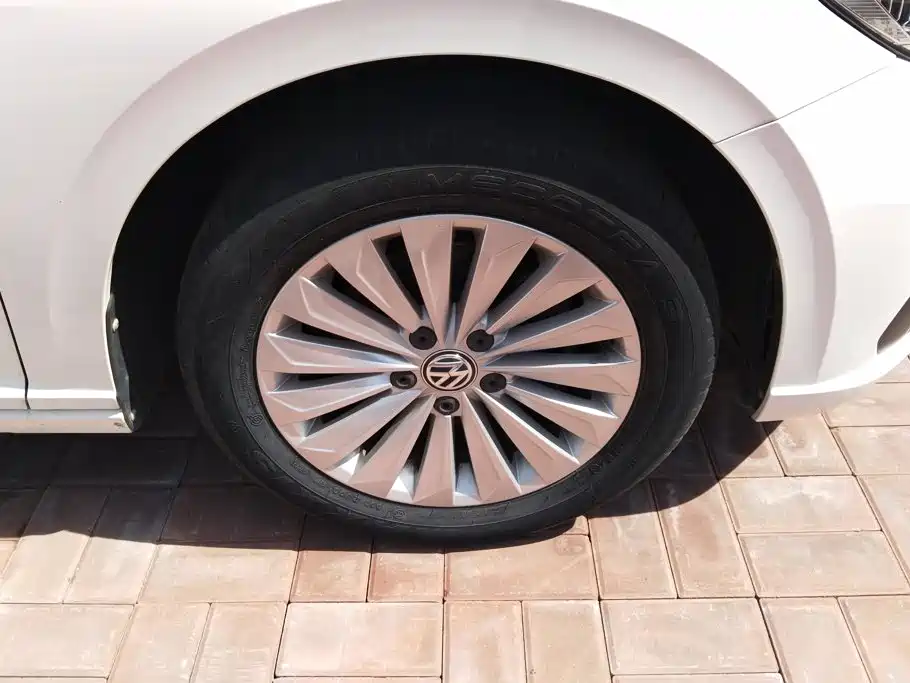 Volkswagen Lavida — миниатюра 6