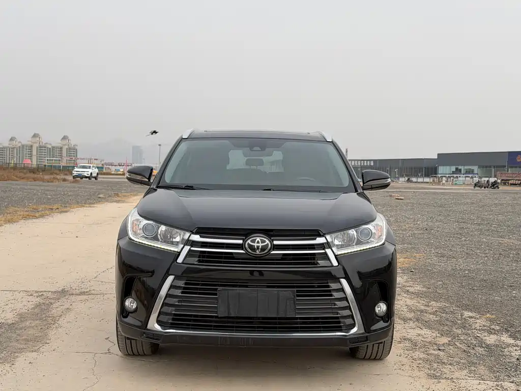 TOYOTA HIGHLANDER