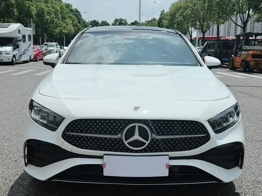 Mercedes-Benz A-Class A 2023 A 200 L Fashion