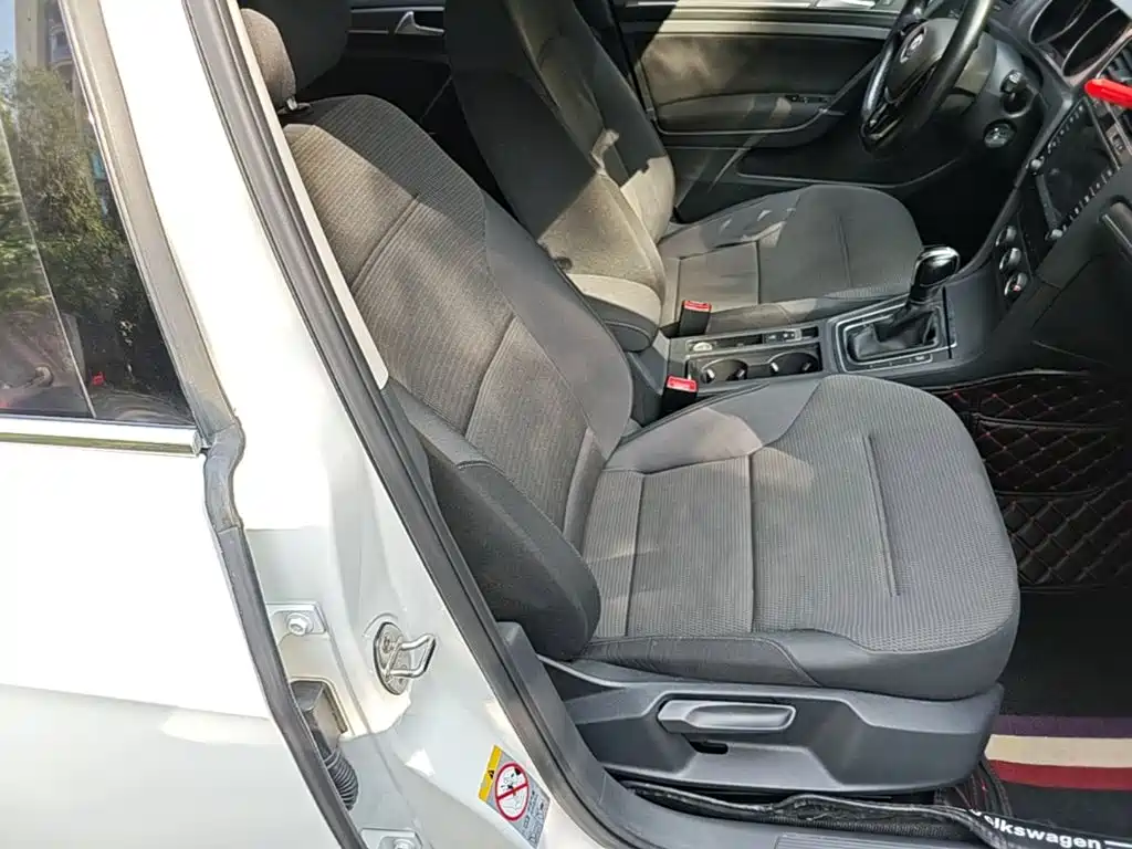 Volkswagen Golf — миниатюра 25