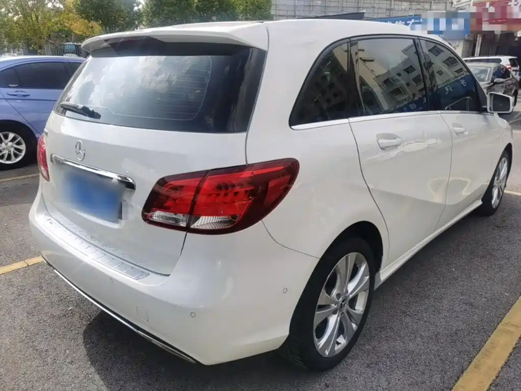 Mercedes-Benz B-Class — миниатюра 7