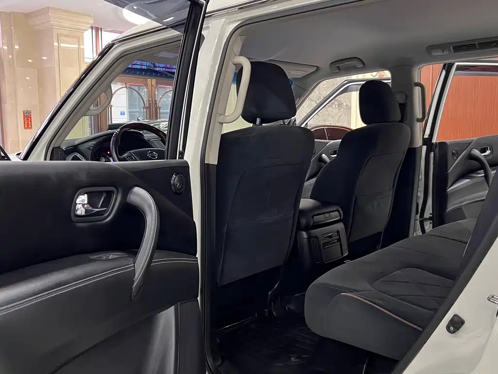 Nissan Patrol — миниатюра 11