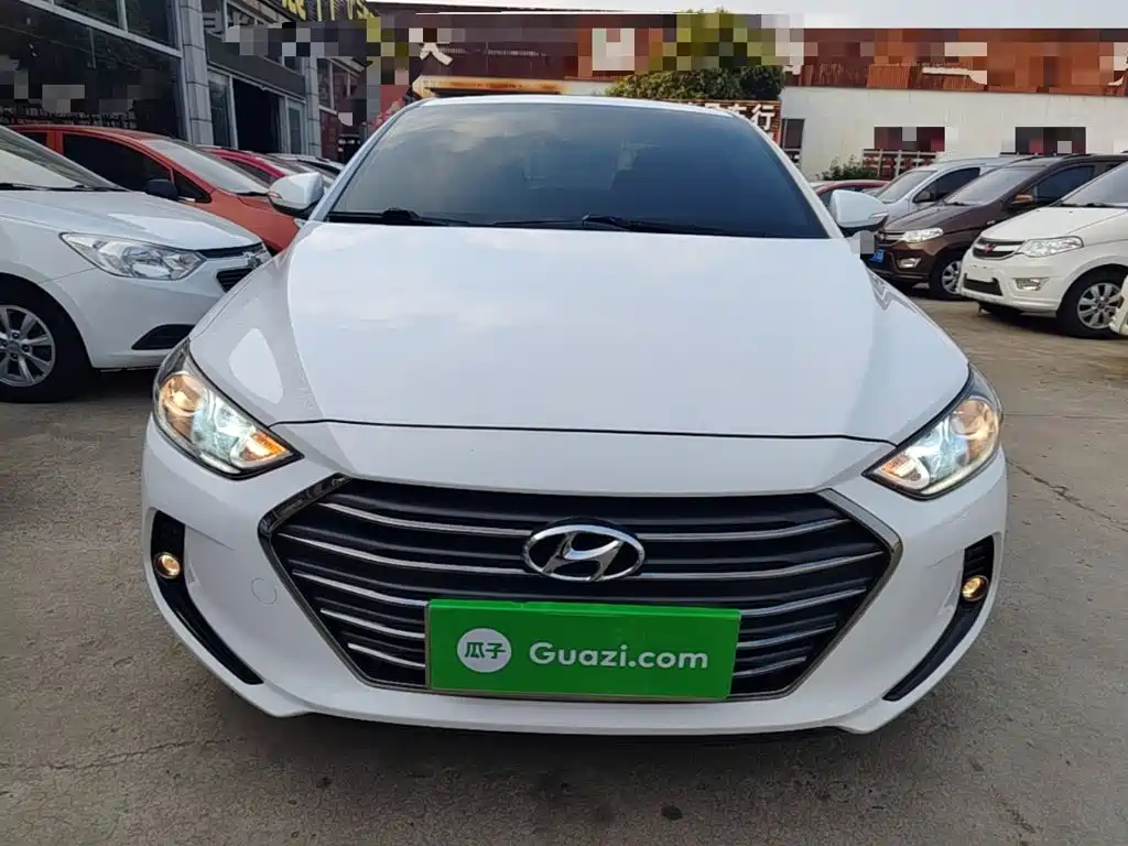Hyundai Elantra — миниатюра 3