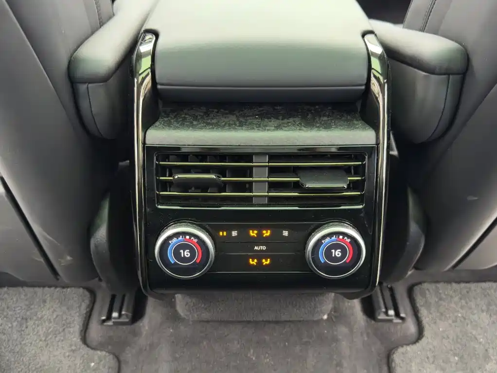 Land Rover Sport PHEV — миниатюра 13