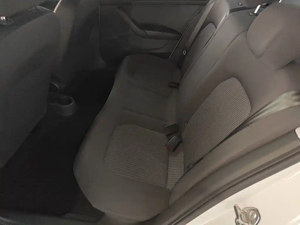 Volkswagen Santana — миниатюра 17