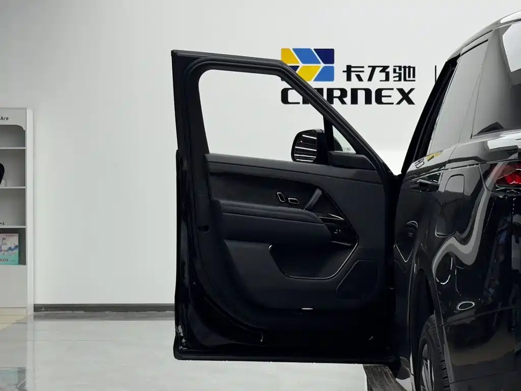 Land Rover Sport PHEV — миниатюра 7