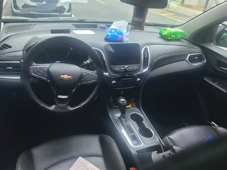 Chevrolet Equinox — миниатюра 12