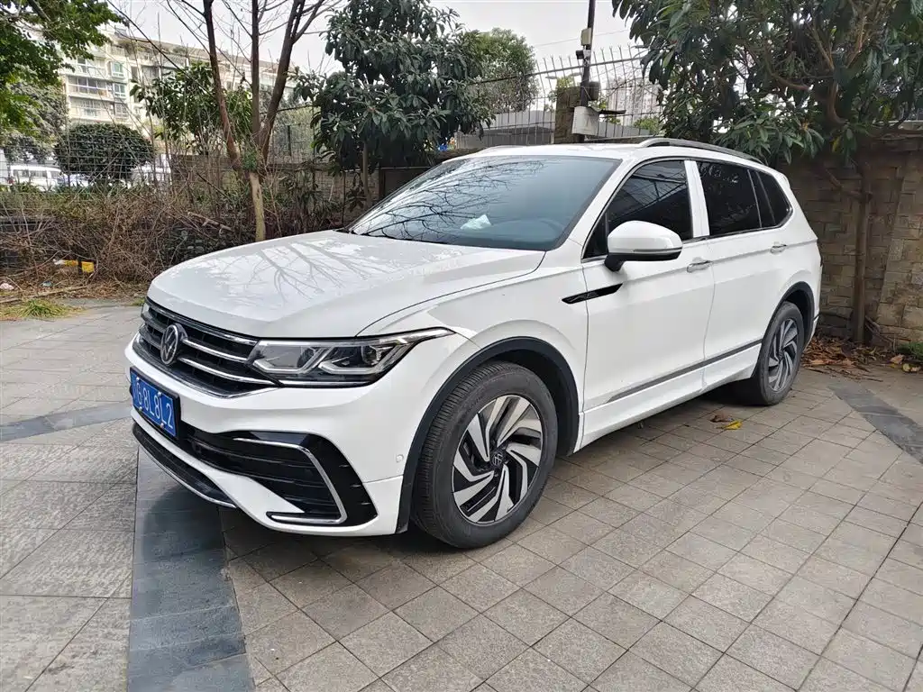 Volkswagen Tiguan L 2024