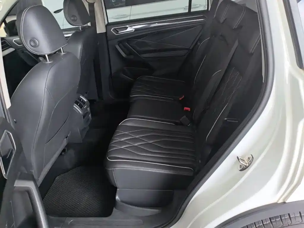 Volkswagen Tiguan L — миниатюра 17