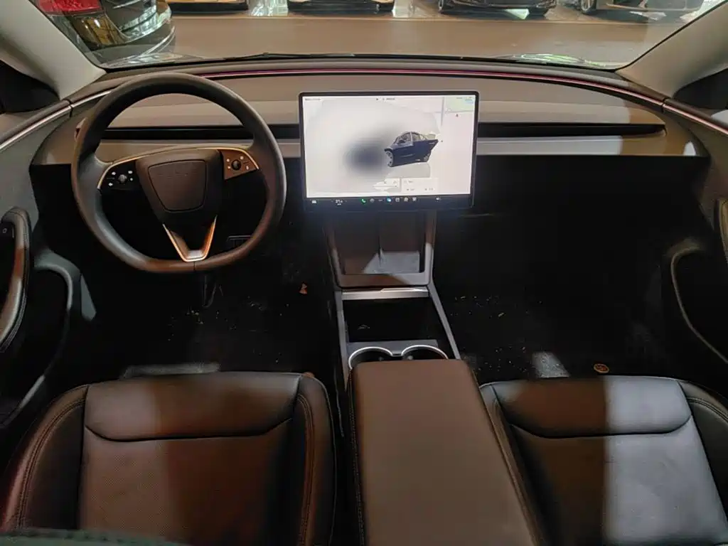 Tesla Model 3 — миниатюра 10