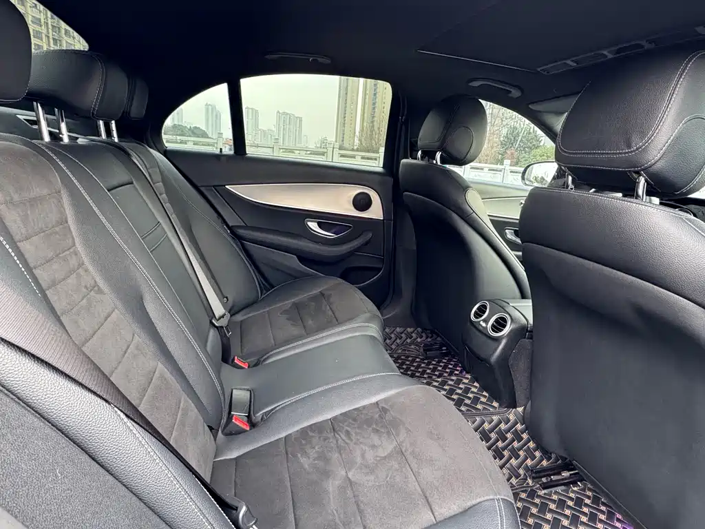 MERCEDES-BENZ E CLASS