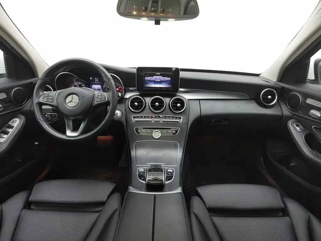 Mercedes-Benz C-Class — миниатюра 5