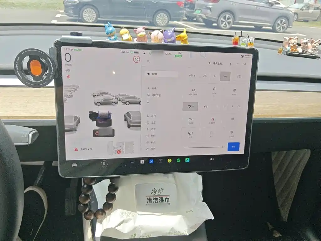 Tesla Model Y — миниатюра 4