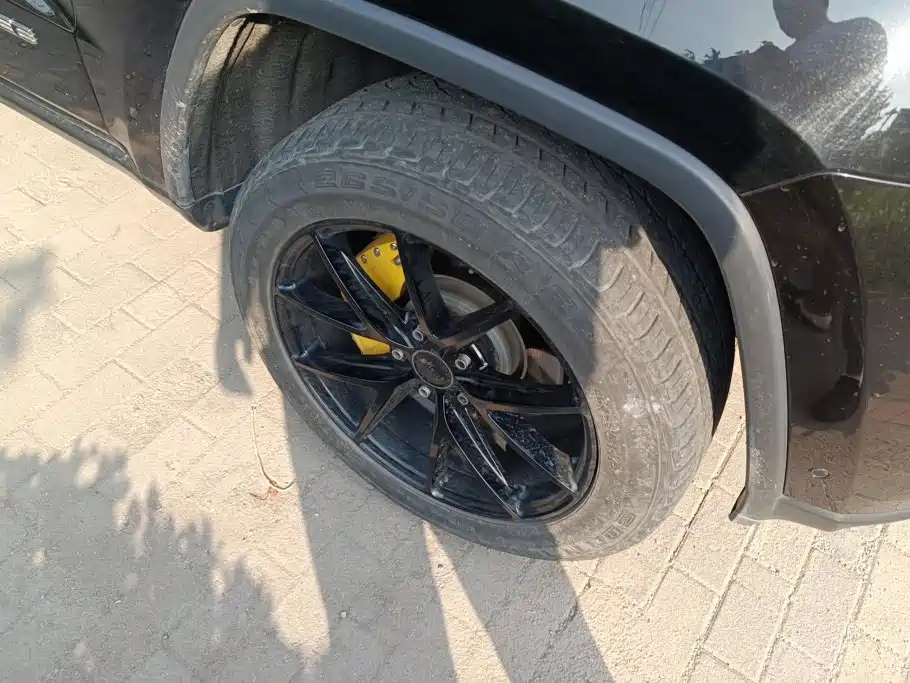 Jeep Grand Cherokee (Import) — миниатюра 6