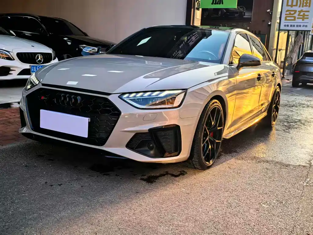 Купить Audi S4