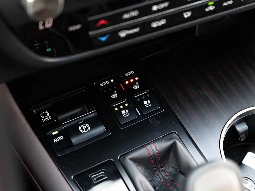 Lexus RX — миниатюра 25