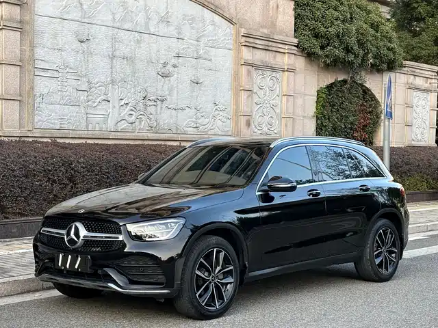 MERCEDES-BENZ GLC