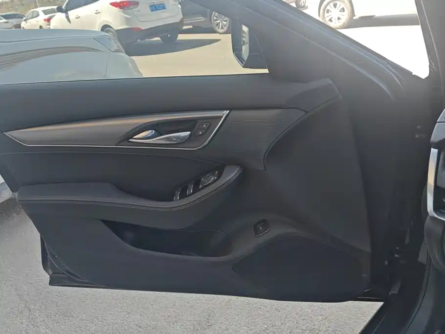 Cadillac CT5 — миниатюра 7