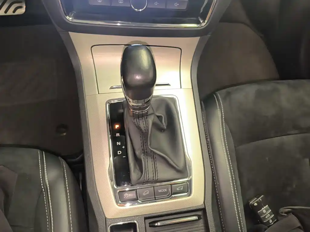 Roewe RX5 New Energy — миниатюра 14